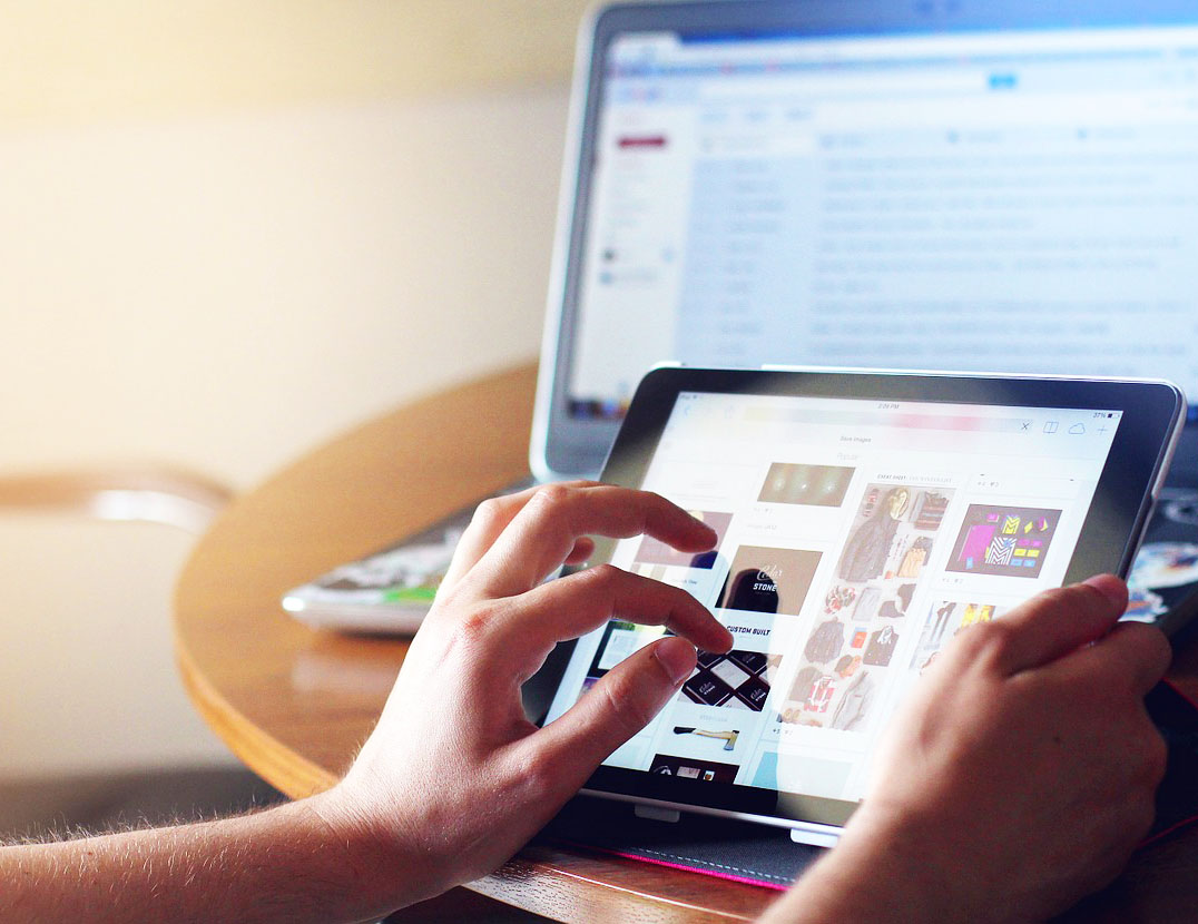 B2B Blogs, looking on social media.